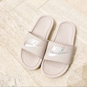 Nike Benassi Slides